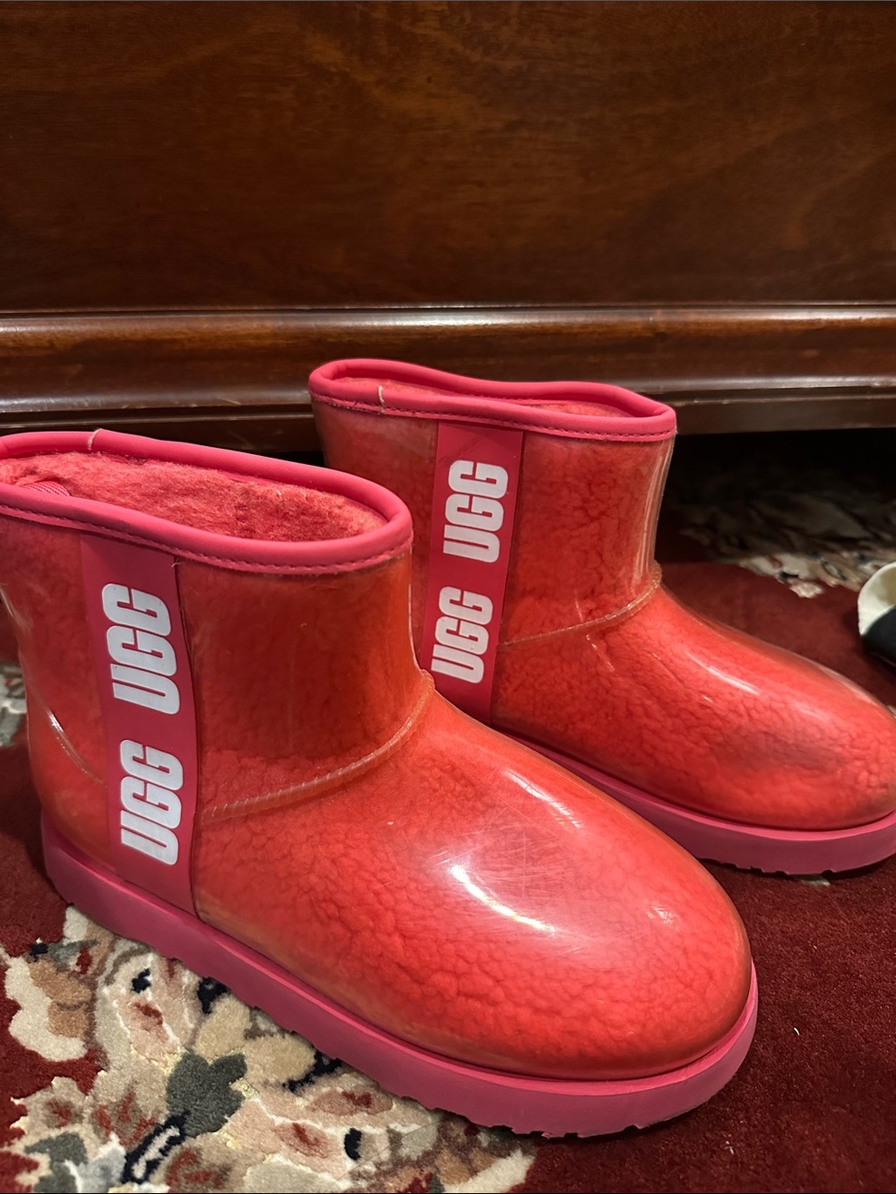 UGG Woman's Pink Glossy Waterproof Short Boots Size 7